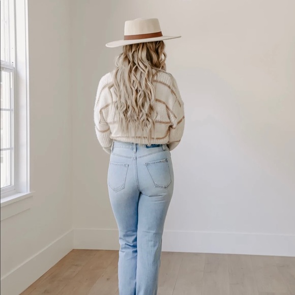Hi-Rise girlfriend jeans 👖 - Picture 11 of 16